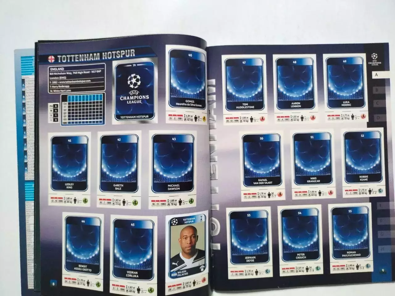 Альбом для наклеек фирмы PANINI - Лига чемпионов УЕФА 2010 - 2011 г.г. 1