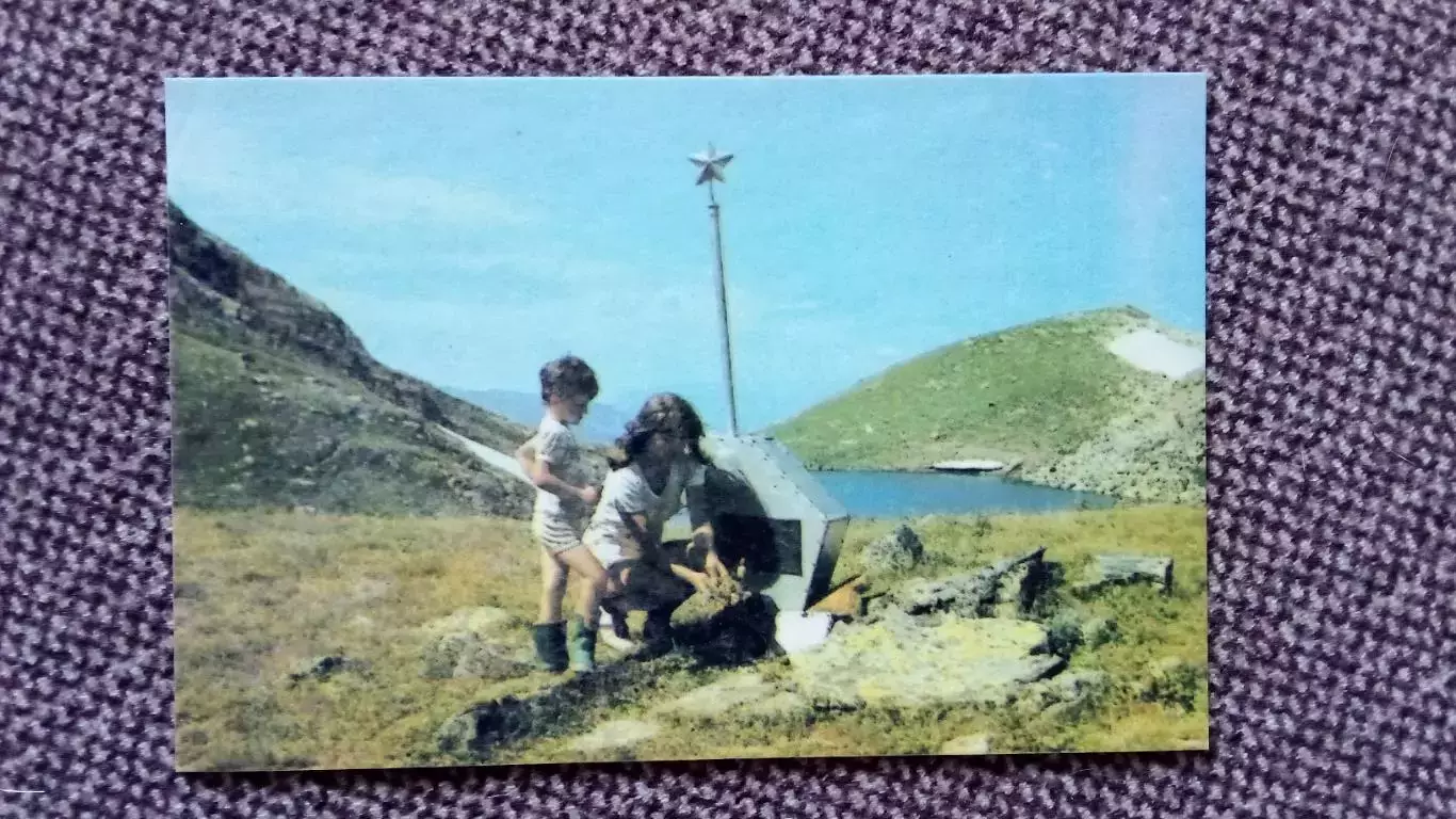 Карманный календарик : Защитникам Кавказа 1988 г. Памятник война (Ребенок Дети)