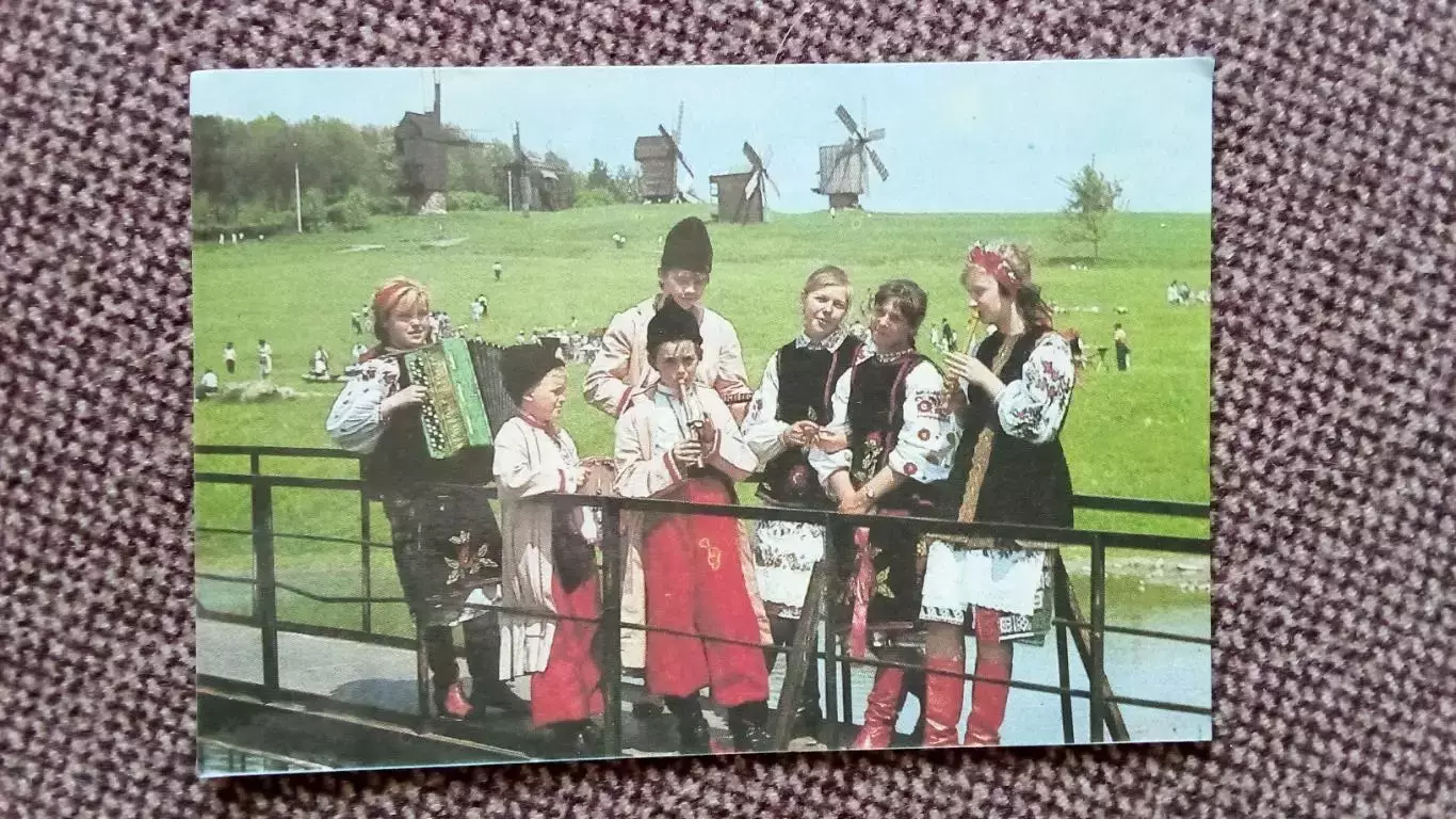 Карманный календарик : Ансамбль Струмочок Народные танцы и песни Украина 1990