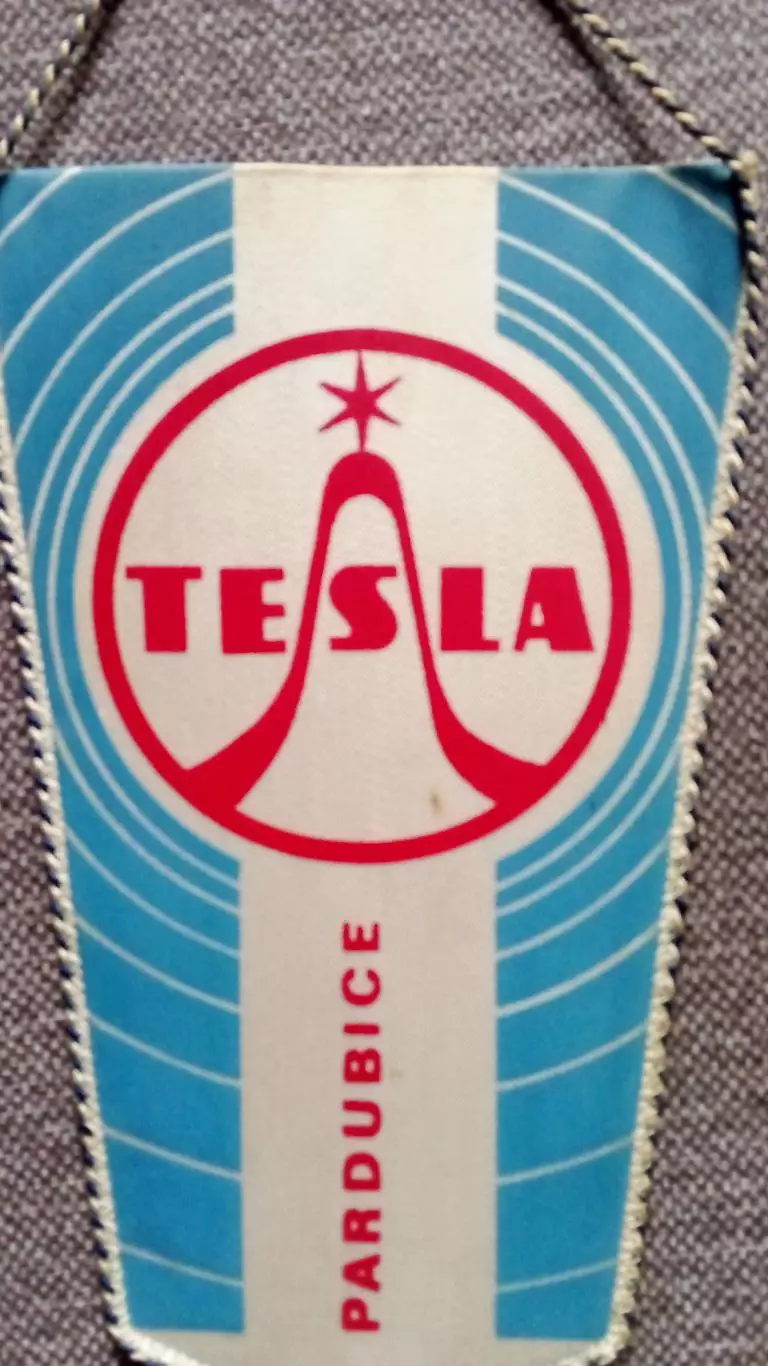Вымпел Хоккейный клуб Tesla Pardubice Чехословакия (Хоккей Спорт) 1