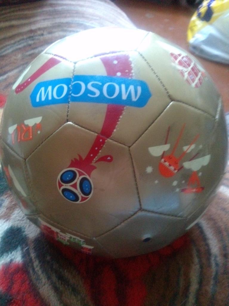 Сувенирный мяч Чемпионата Мира 2018 г. в России (Продукт ФИФА) FIFA TM Футбол 4