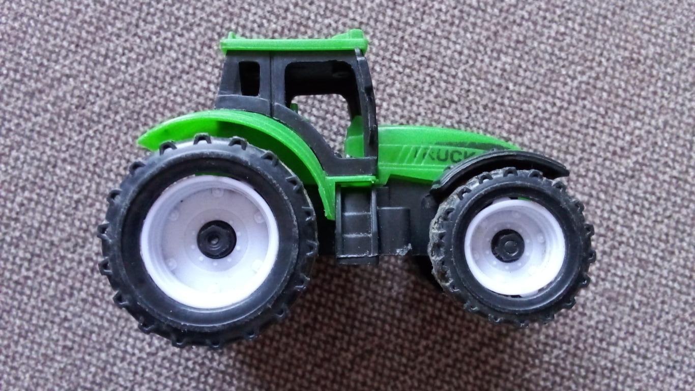 Трактор ( модель ) Пластмасса ( Спецтехника ) Техника Транспорт 1