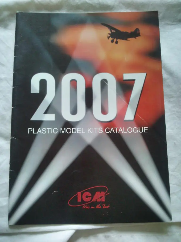Иллюстрированный каталог моделей из пластика фирмыICM 
