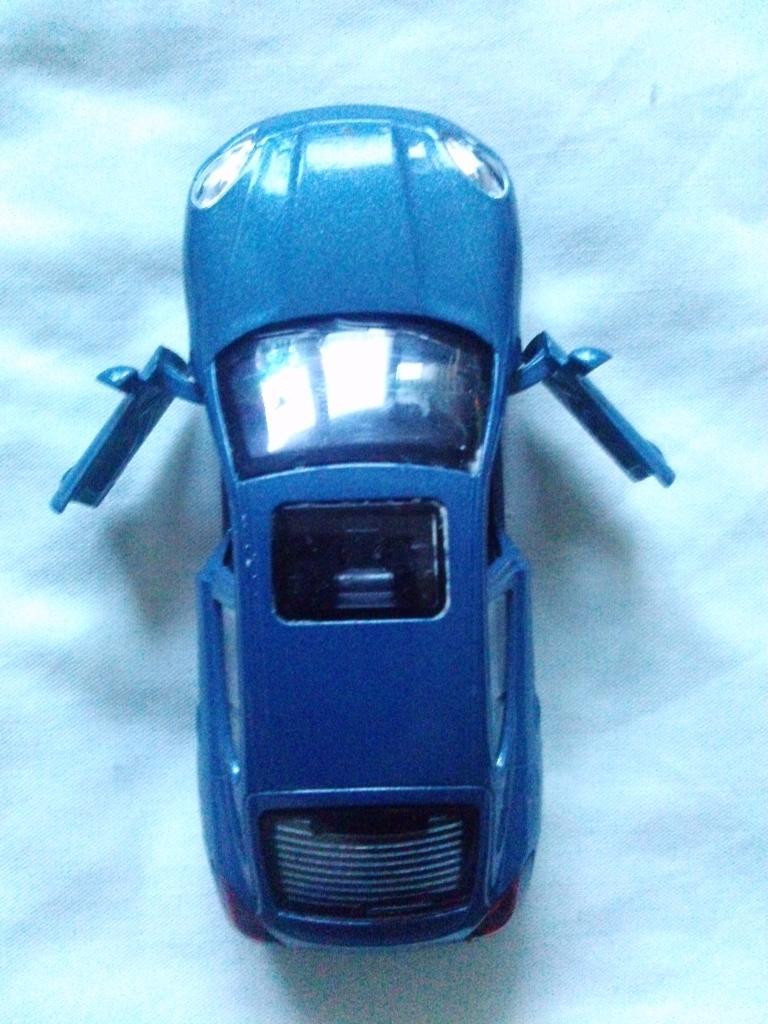 Модель автомобиля Porsche Panamera S (масштаб 1 : 43) металл + пластмасса 5
