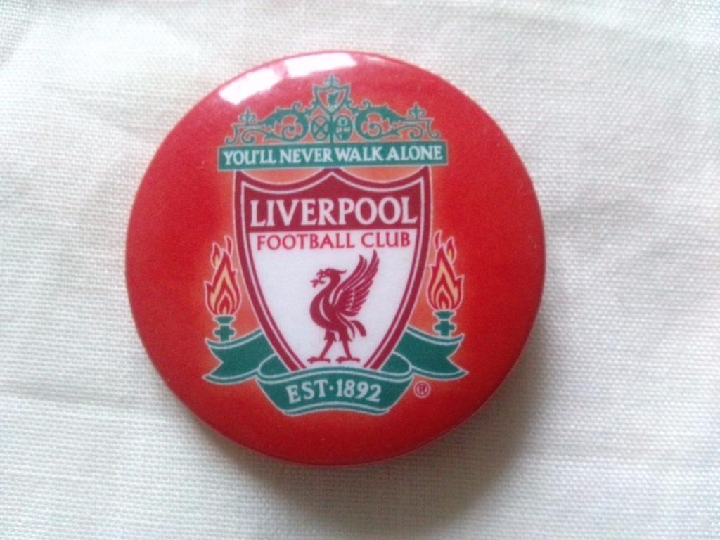 Футбольный клубЛиверпуль(Англия) Liverpool ( значок , металл ) футбол