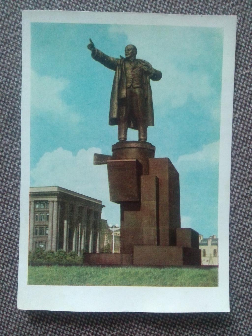 Почтовая карточка (открытка) : Ленинград Памятник В.И. Ленину 1956 г.