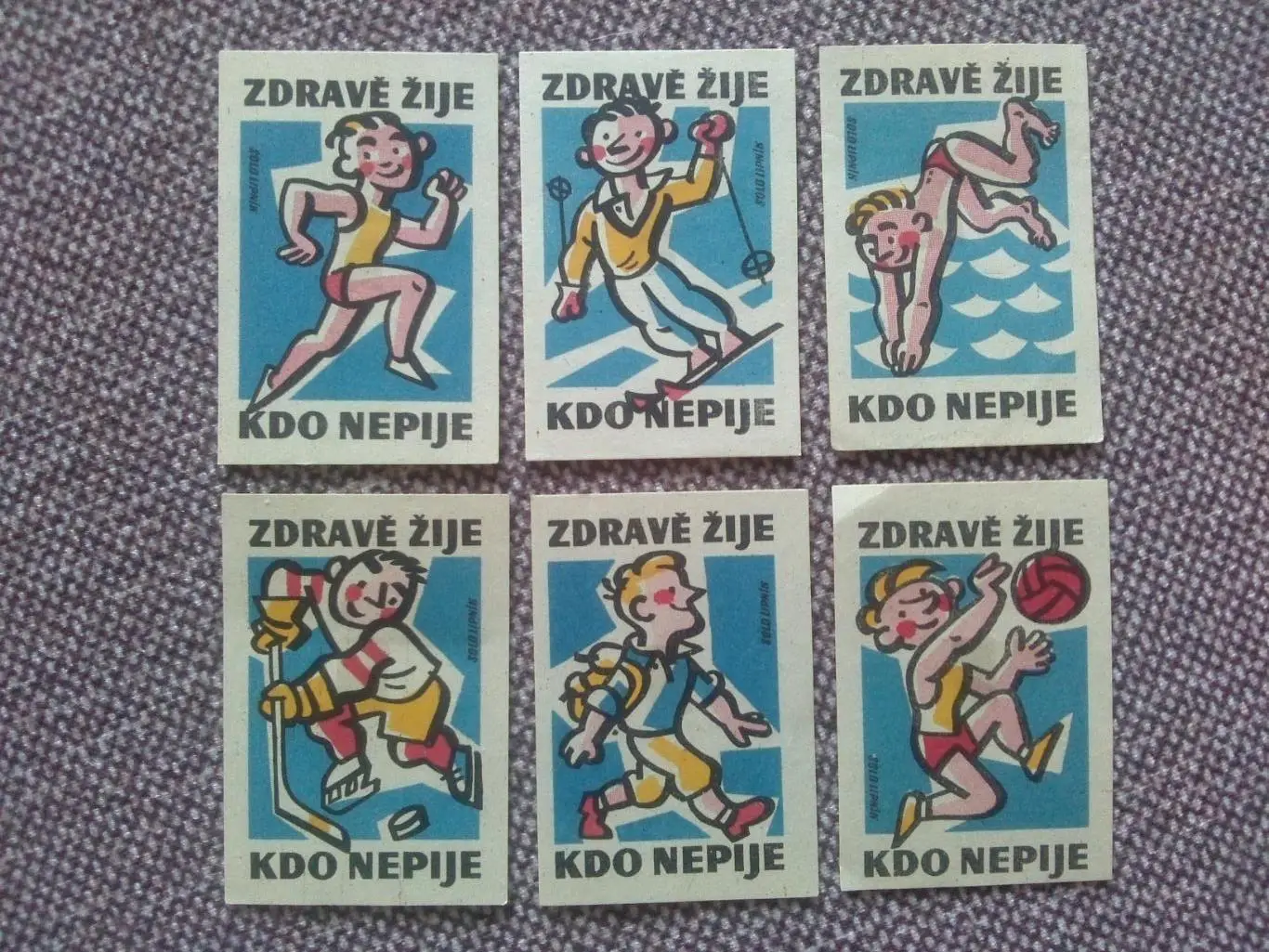 Спичечные этикетки : Чехословакия ( 60 - е годы ) Спорт Хоккей баскетбол лыжи