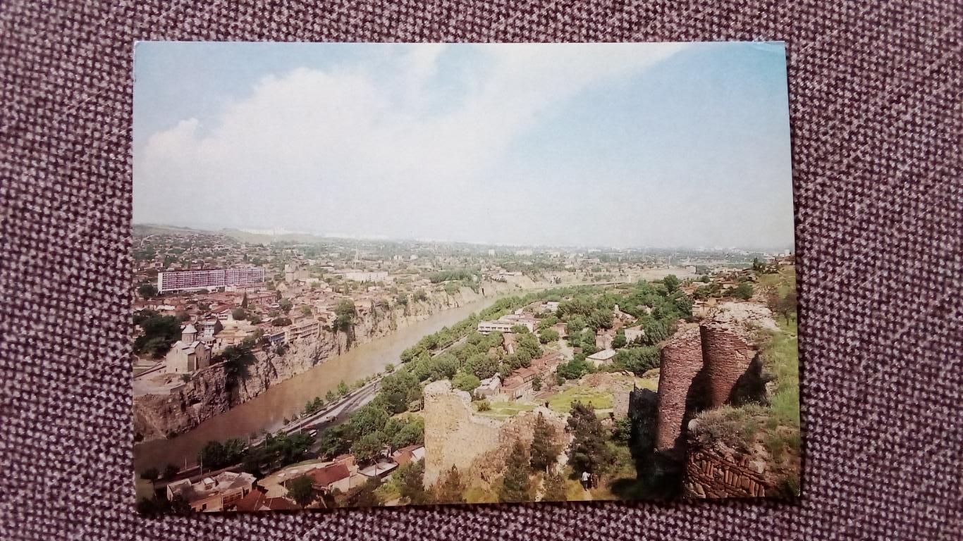 Города СССР : Тбилиси (Грузия) 1983 г. Вид на город с Нарикала (почтовая)