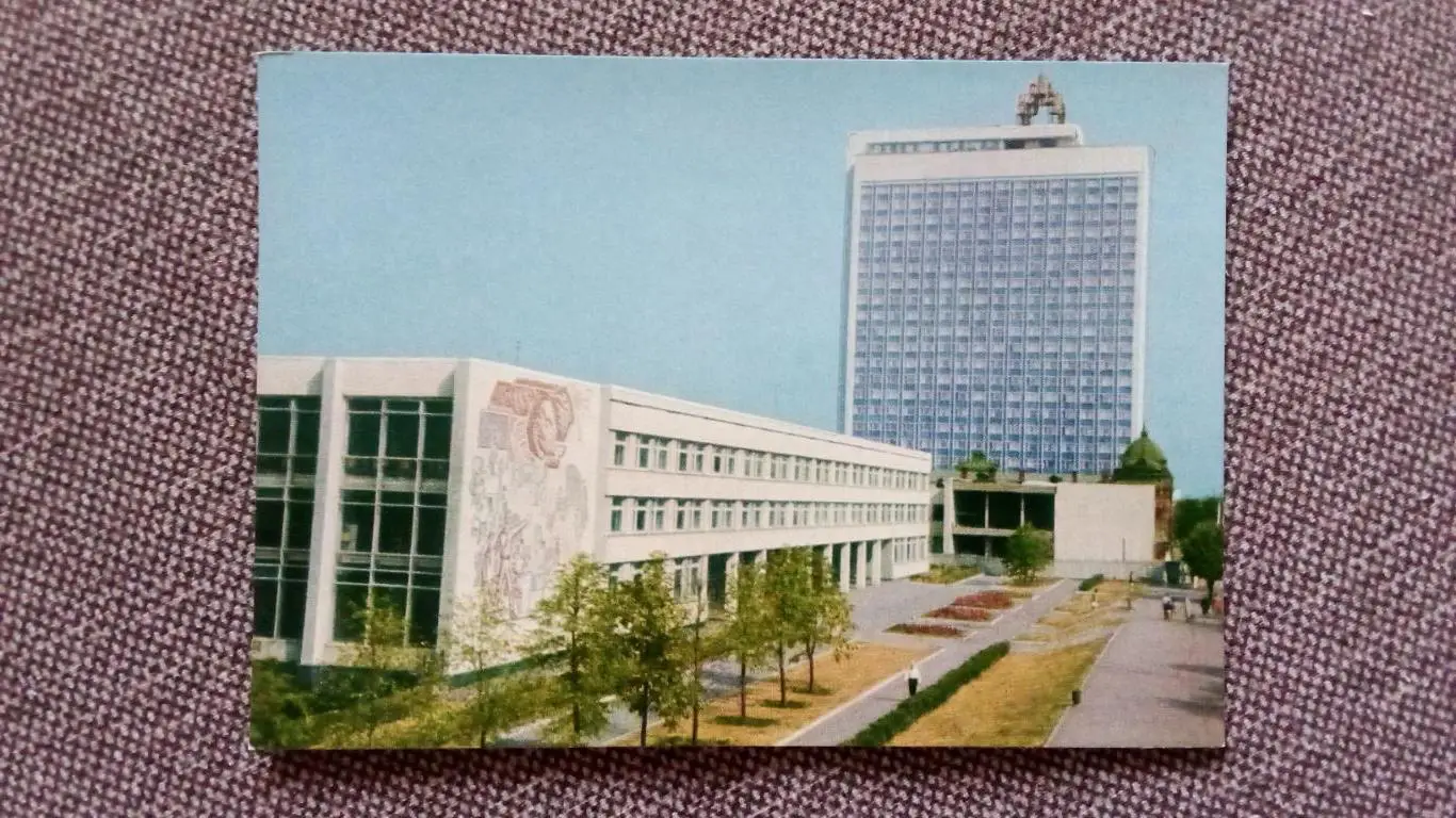 Города СССР : Ульяновск - Средняя школа № 1 имени В.И. Ленина (Ленин) 1973 г.