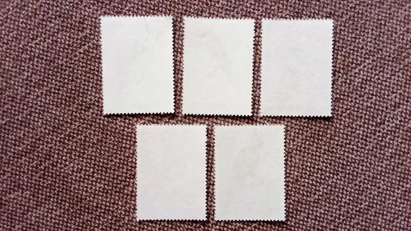 КНДР (Северная Корея) 1975 г. Попугаи (Попугай фауна птицы животные) филателия 1