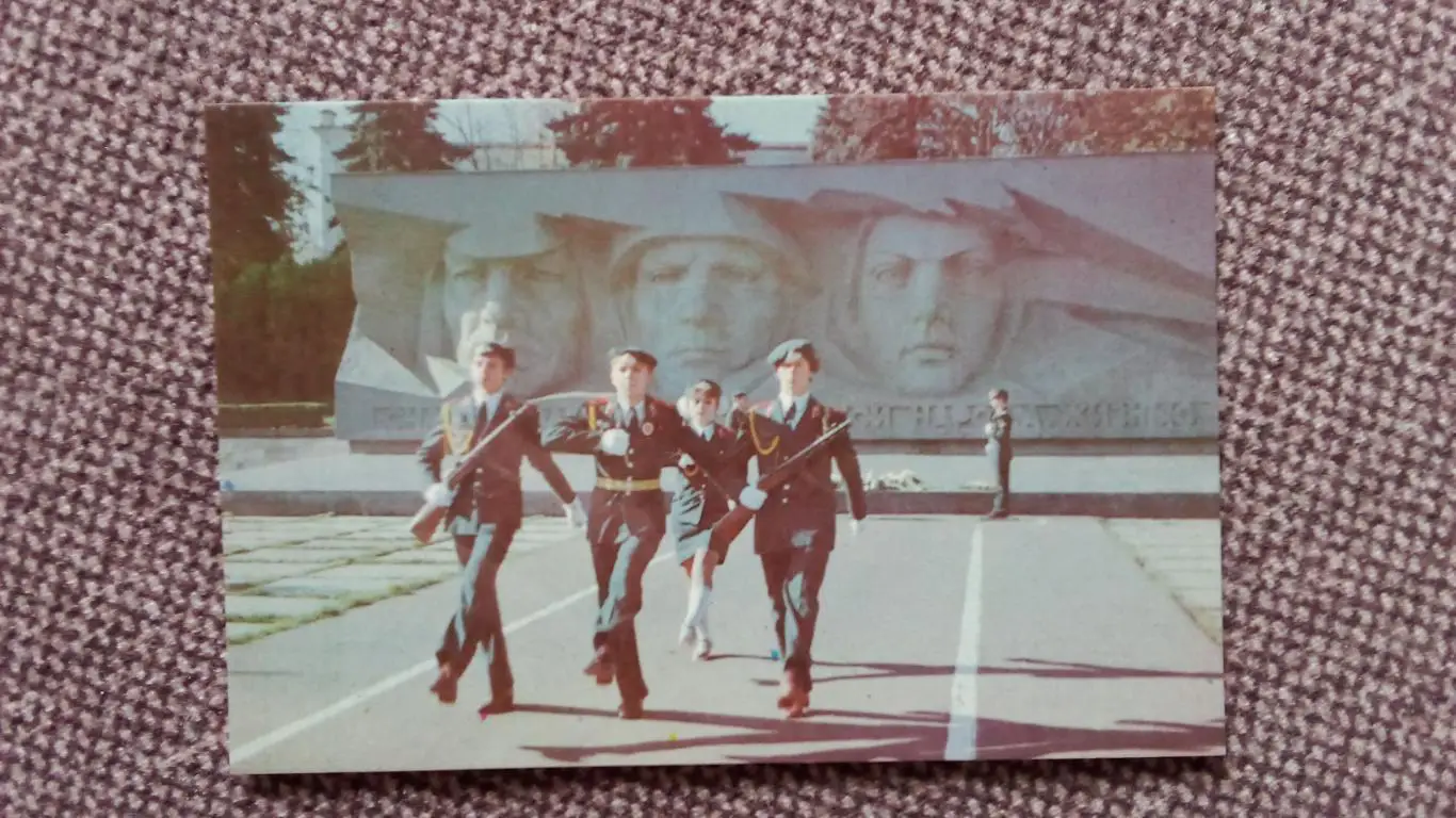 Карманный календарик : Ставрополь. Монумент славы. 1990 г. Пионер Пионеры