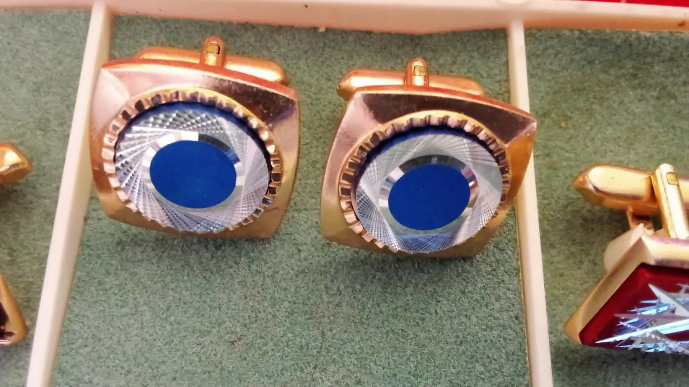 Набор запонок для рубашки 60 лет Великой Октябрьской революции в футляре 2