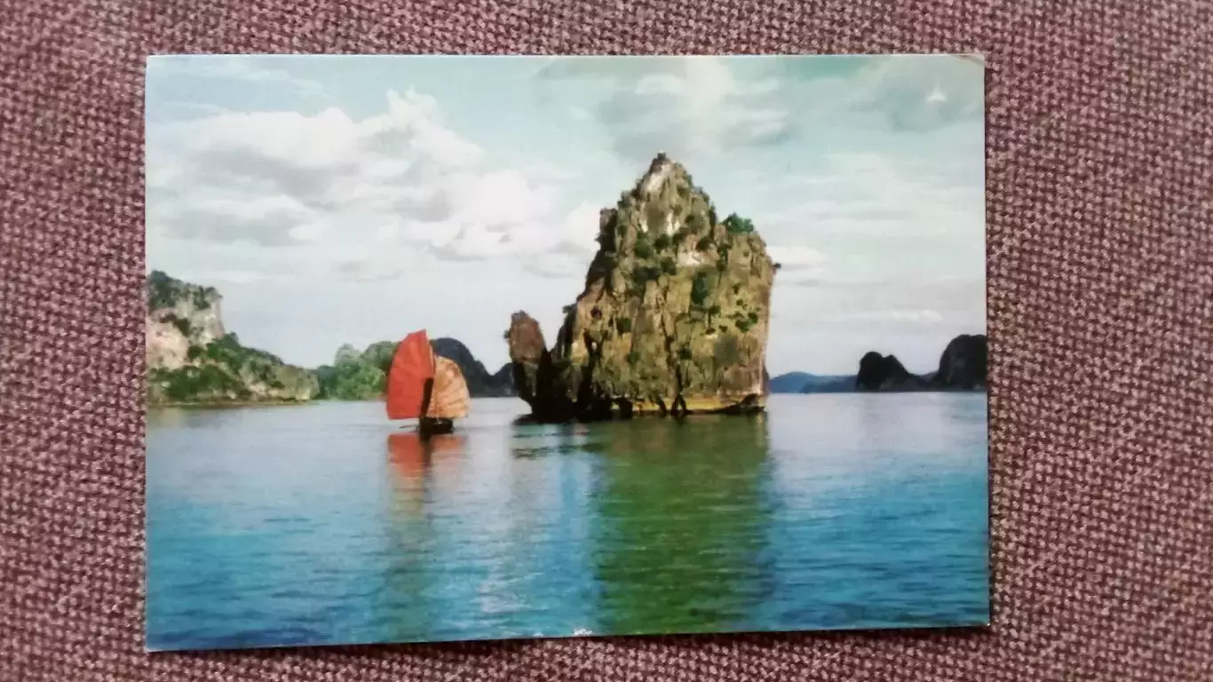 Вьетнам (Vietnam) - Скала Чайник 80 - е годы (Транспорт Лодка Джонка)почтовая