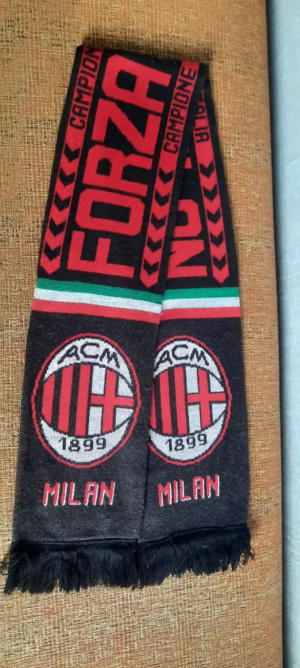 футбольный шарф Милан Италия 1