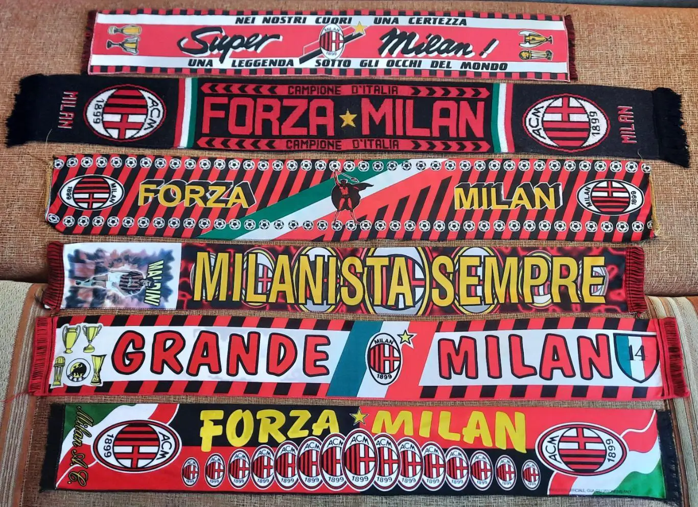 футбольный шарф милан италии