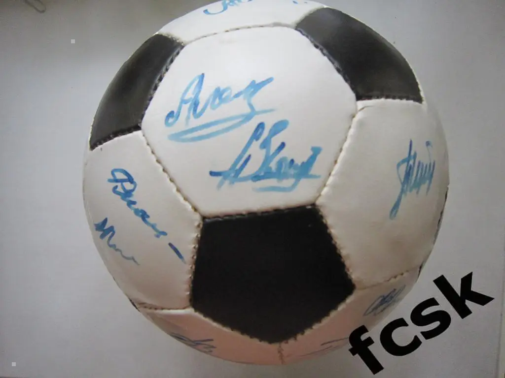 РАРИТЕТ!!! Мяч с автографами команды Спартак Москва 1994 Черенков, Аленичев,.. 1
