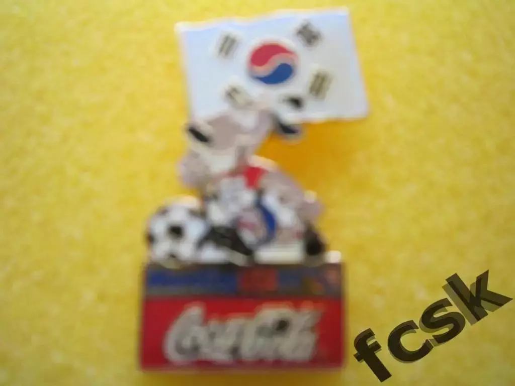 Знак Чемпионат Мира ЧМ США 1994 Сборная Южная Корея официальная продукция