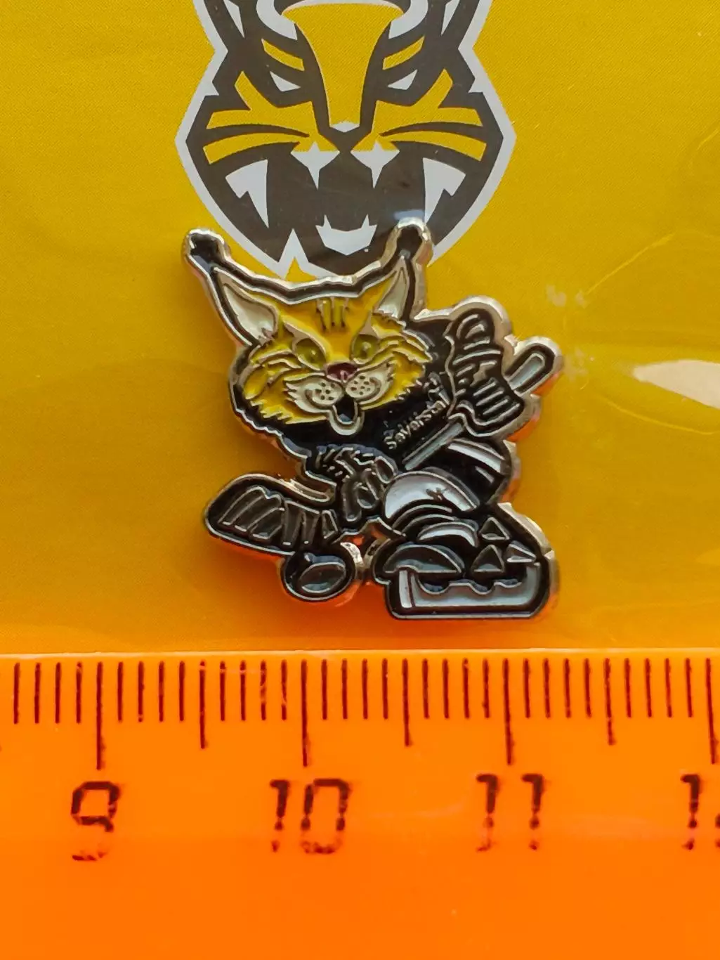 Значок талисман ХК Северсталь (г. Череповец) 2