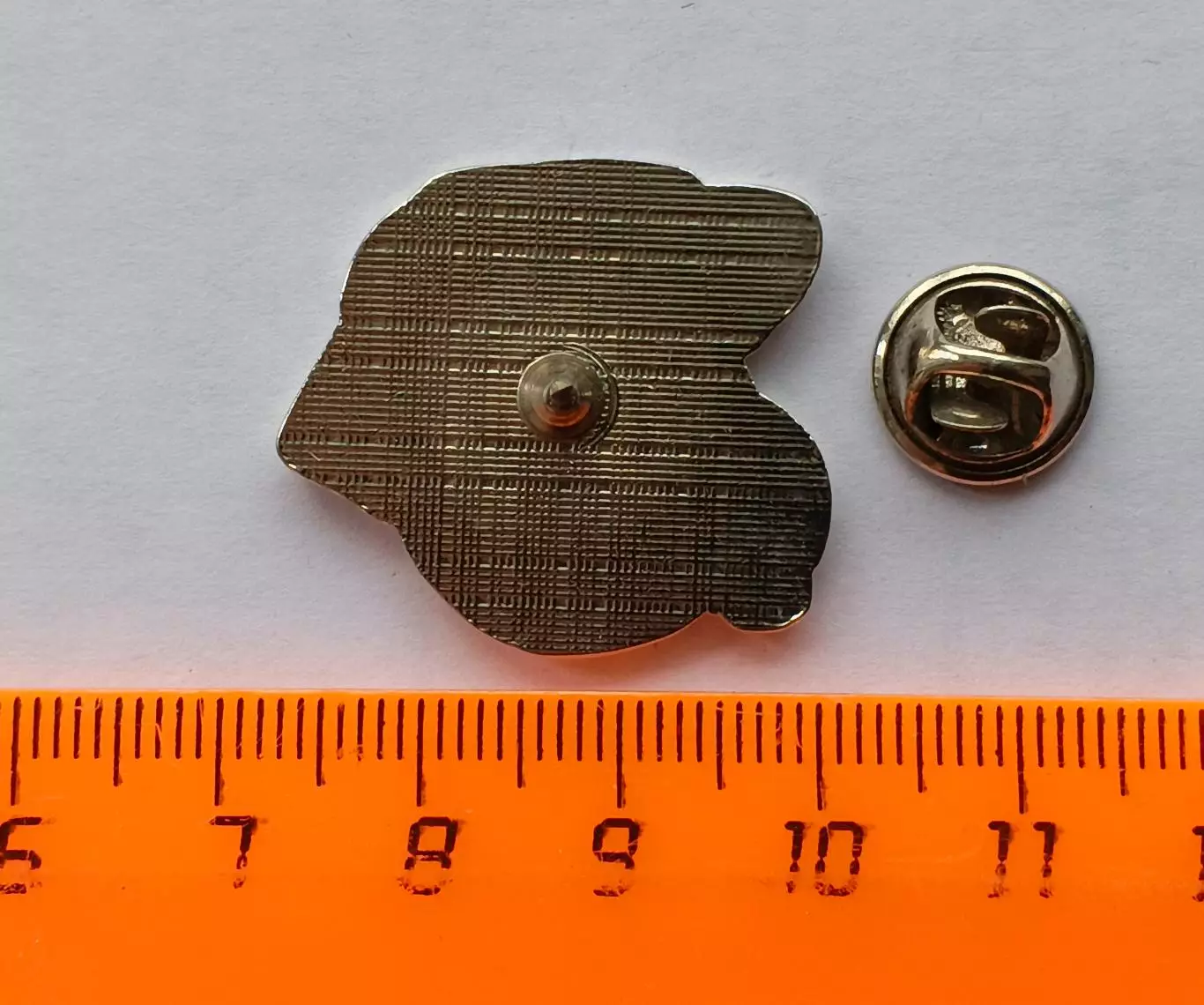 Значок хоккейный клуб ХК Трактор 4