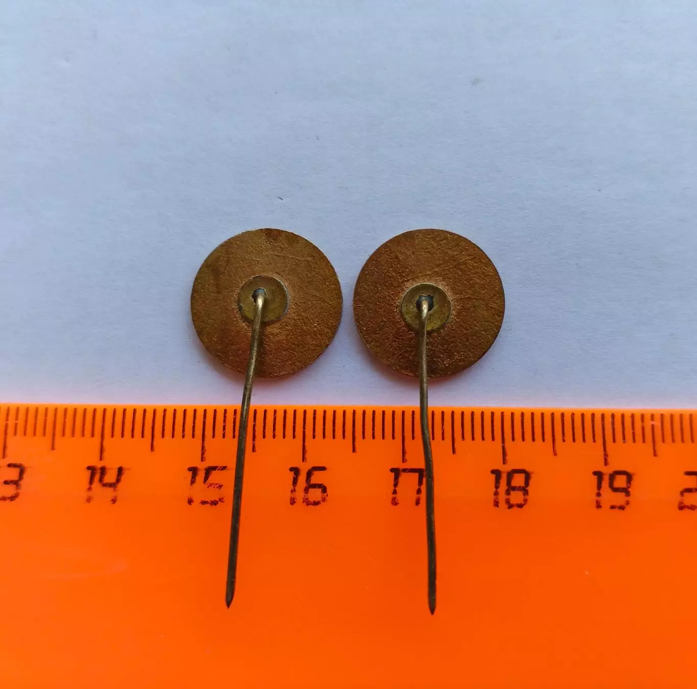 Лот 2 значка Федерация Хоккея Литвы 1