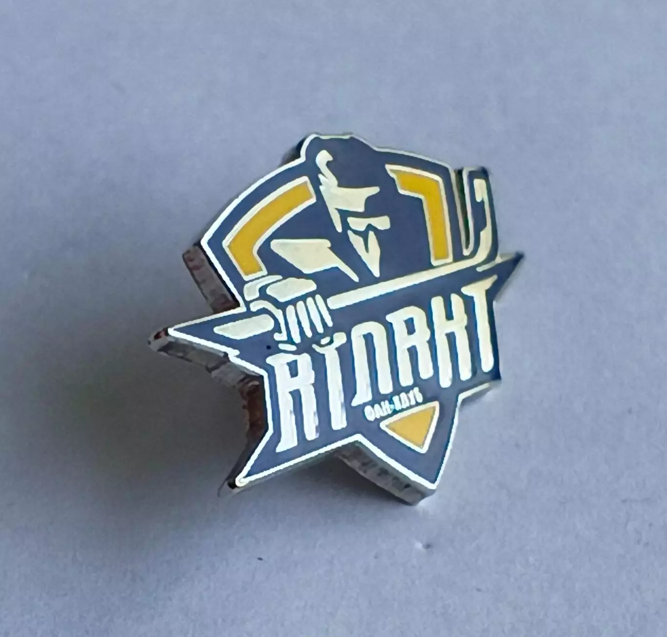 Значок фан-клуб ХК Атлант 1