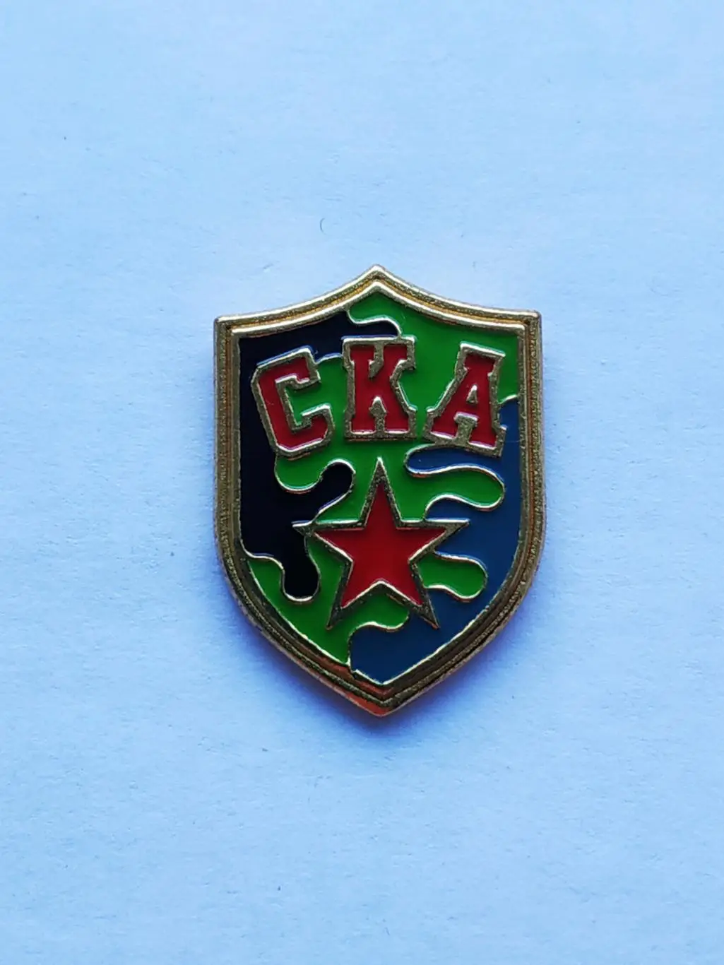 Лот значок ХК СКА