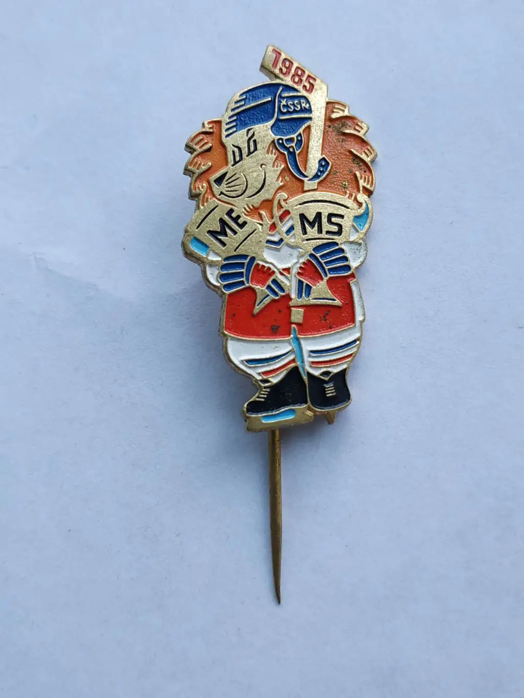 Значок талисман ЧМ по хоккею Прага 1985