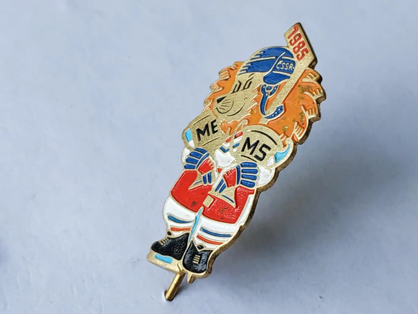 Значок талисман ЧМ по хоккею Прага 1985 2