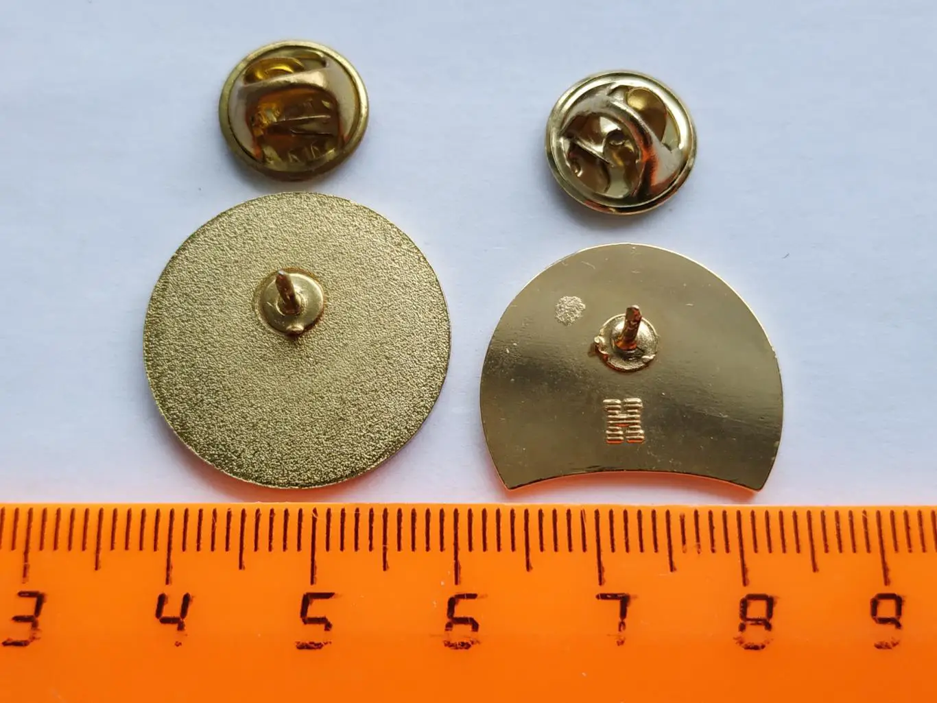 Лот 2 значка баскетбольный клуб БК УНИКС (г. Казань) 6