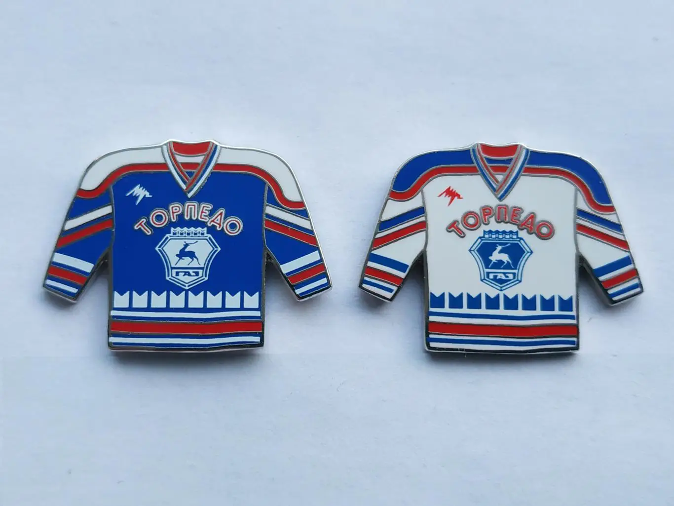 Лот 2 значка форма хоккейный клуб ХК Торпедо