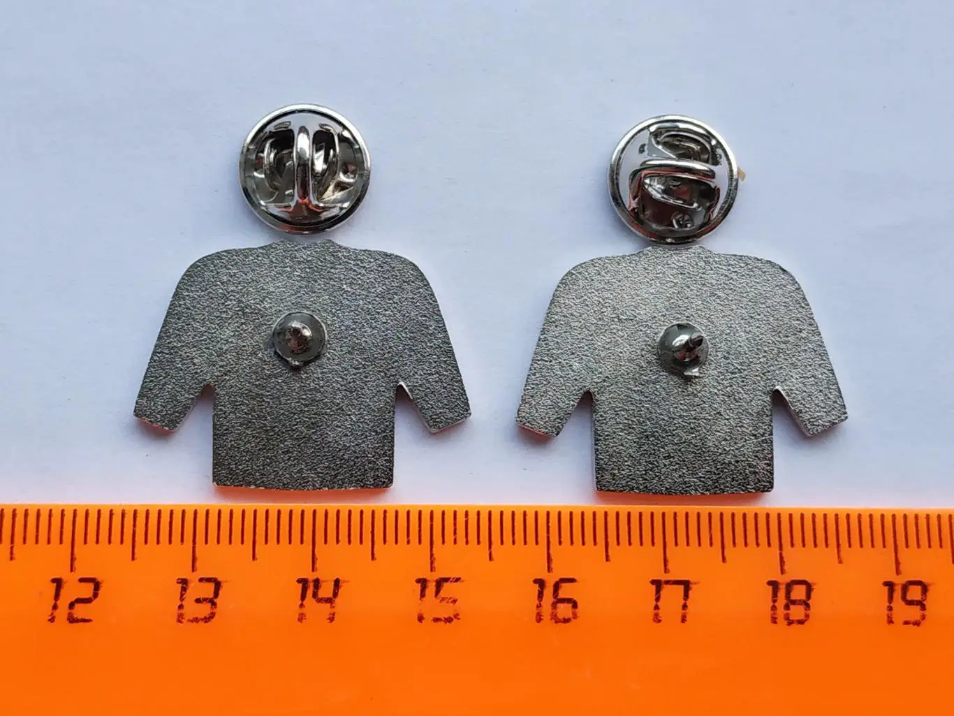 Лот 2 значка форма хоккейный клуб ХК Торпедо 6