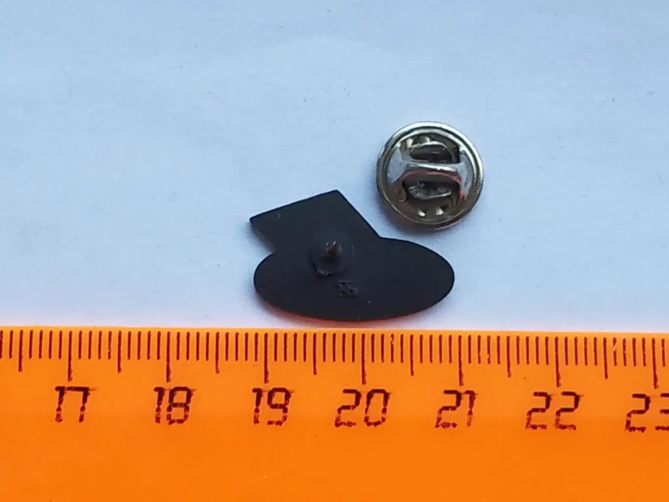 Значок хоккейный клуб ХК Нефтяник (г. Альметьевск) 4