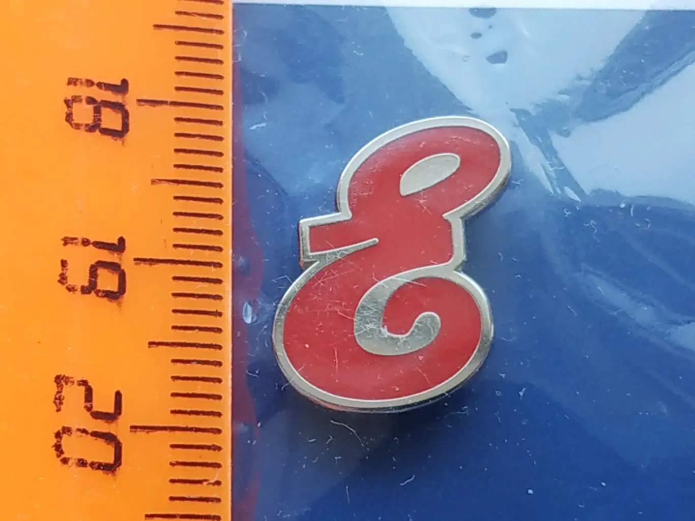 Значок хоккей с мячом ХК Енисей 1