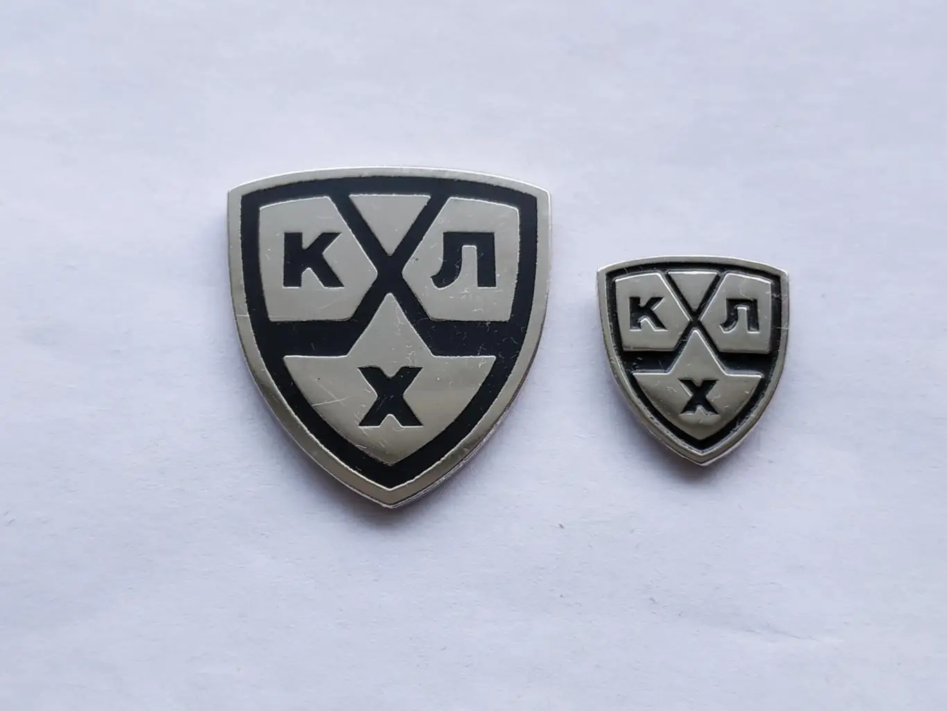 2 значка логотип КХЛ