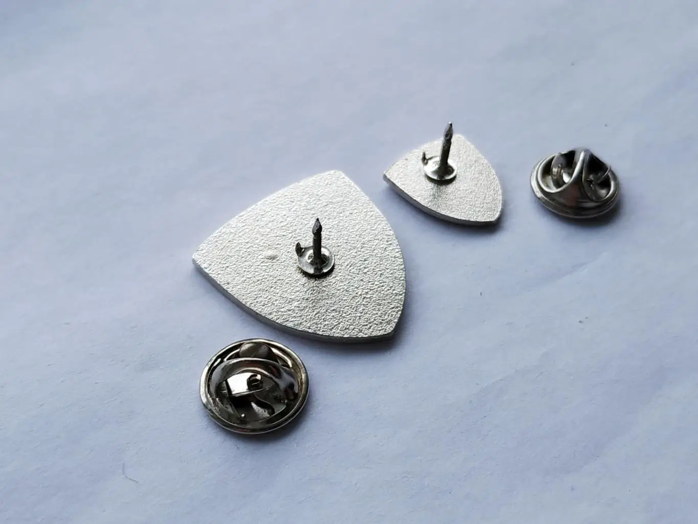 2 значка логотип КХЛ 1