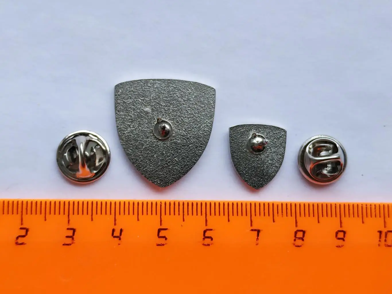 2 значка логотип КХЛ 2