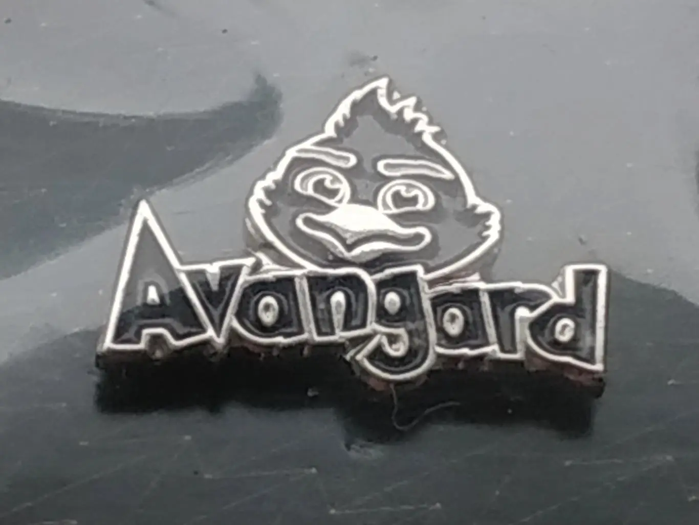 Лот значок хоккейный клуб ХК Авангард -Ястребонок 1