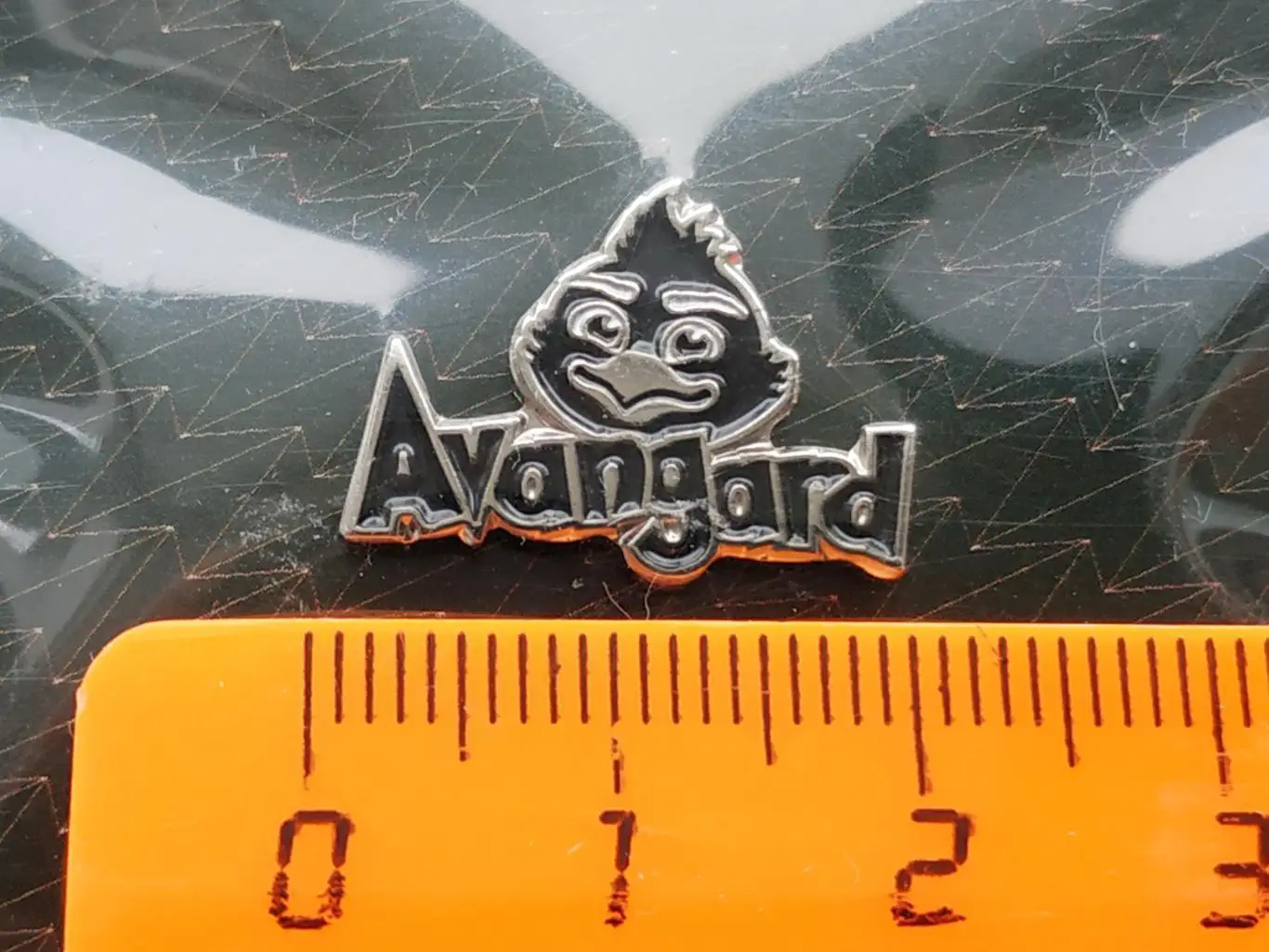 Лот значок хоккейный клуб ХК Авангард -Ястребонок 2