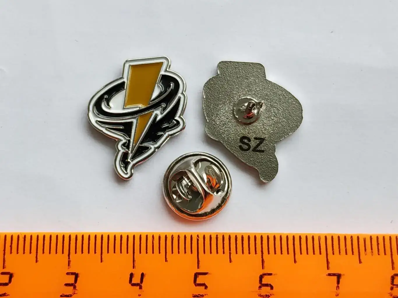 Значок хоккейный клуб МХК Тайфун (г.Владивосток) 4