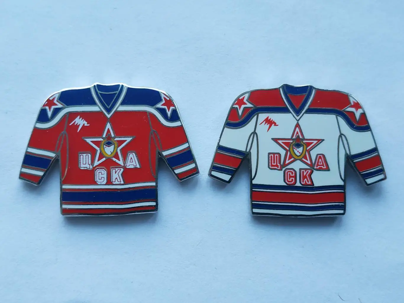 Лот 2 значка форма хоккейный клуб ХК ЦСКА
