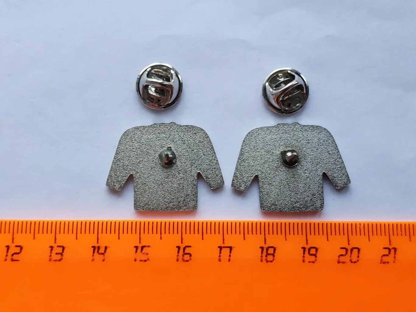 Лот 2 значка форма хоккейный клуб ХК ЦСКА 4