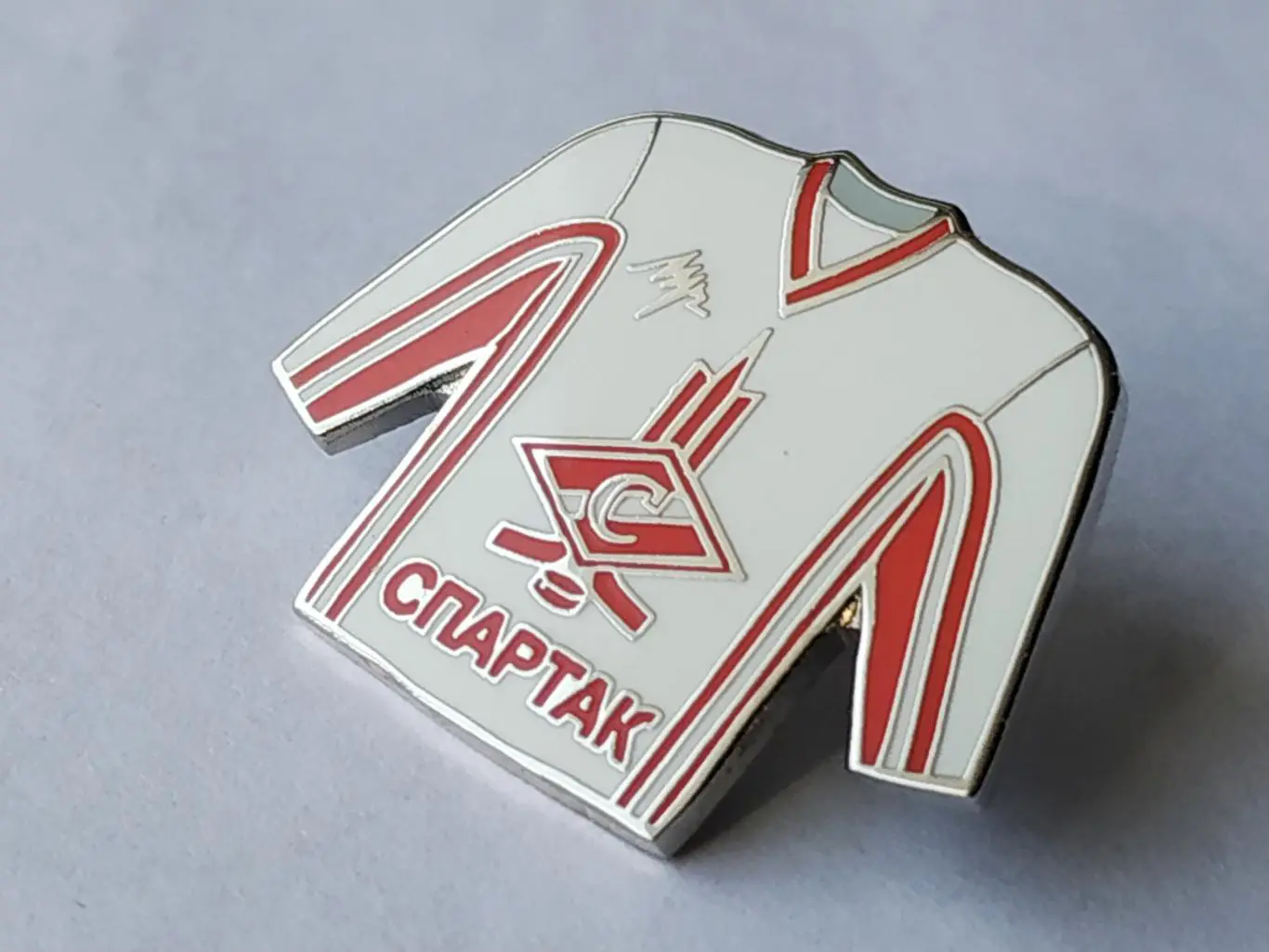 Лот 2 значка форма ХК Спартак (г.Москва) 4