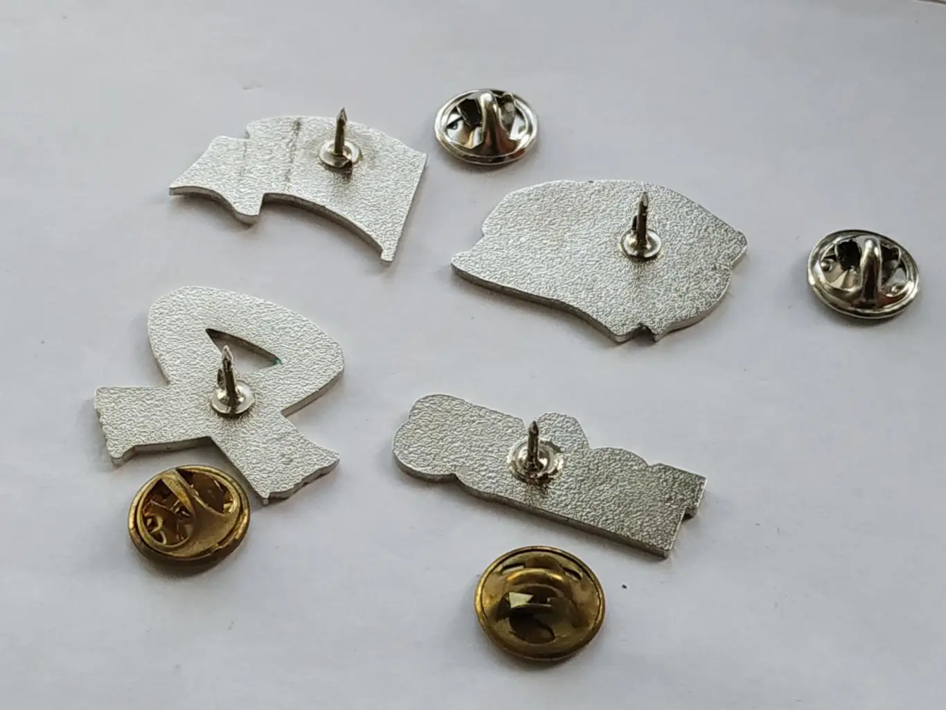 Лот 4 значка хоккейный клуб ХК Нефтехимик 1