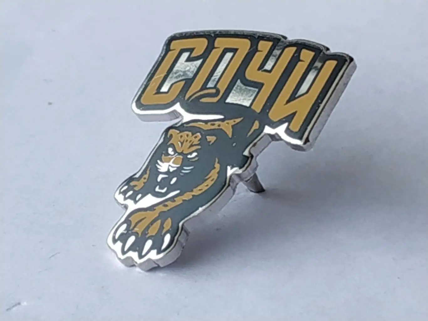 Значок хоккейный клуб ХК Сочи 4