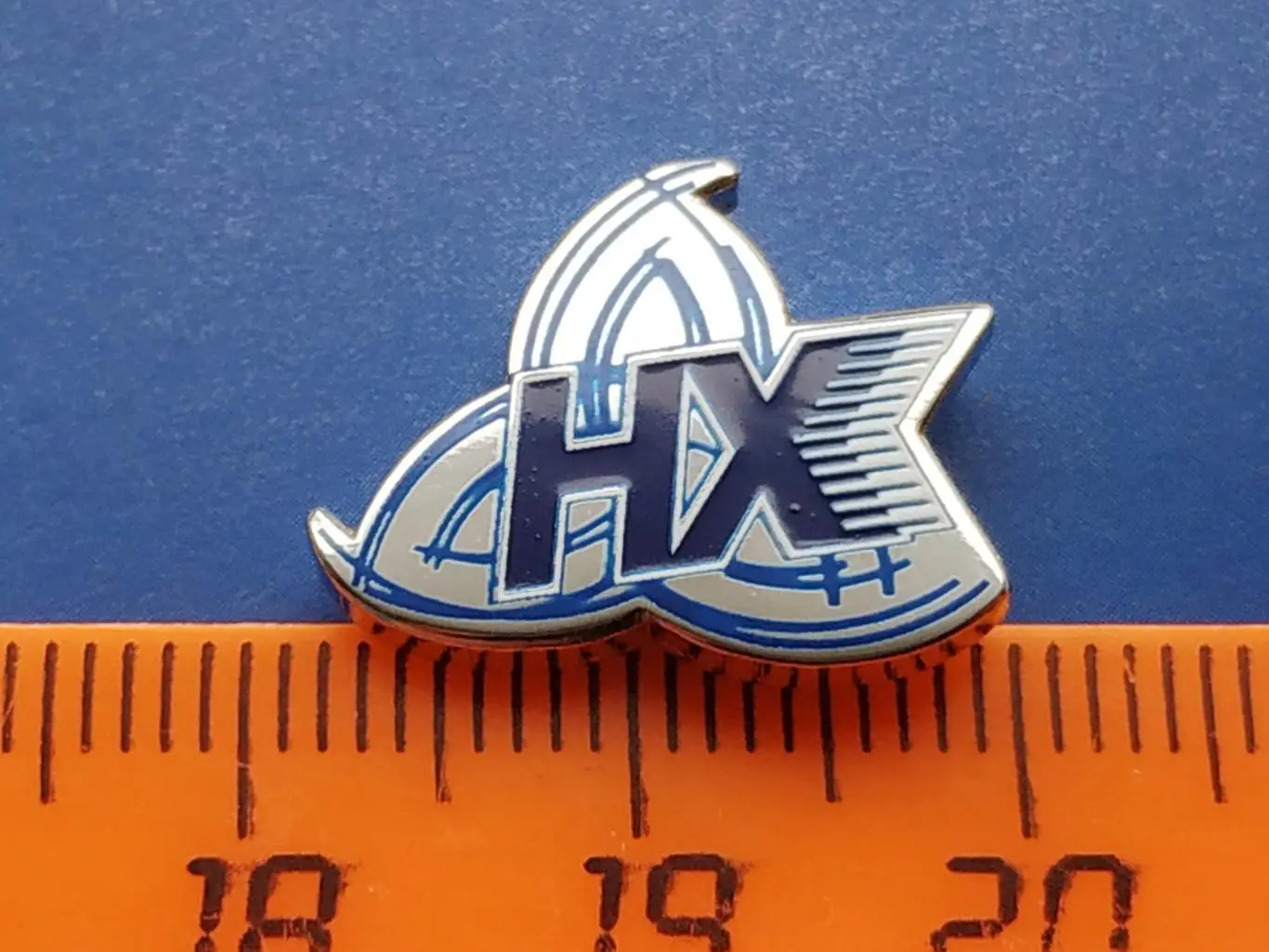 Значок хоккейный клуб ХК Нефтехимик 3