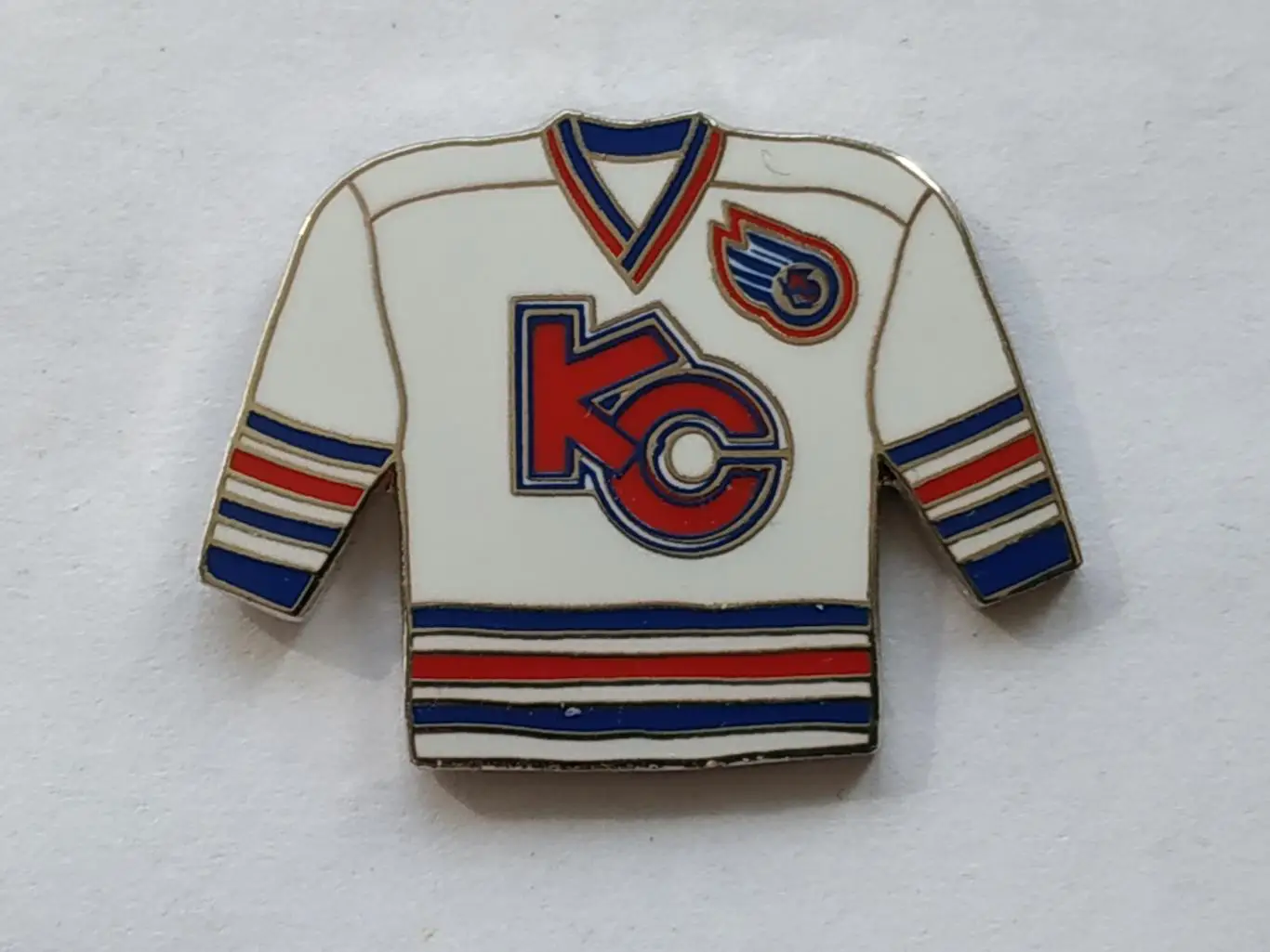 Лот 2 значка форма ХК Крылья Советов (г.Москва) 3