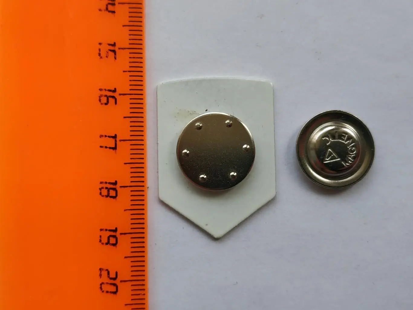 Значок 5 лет хоккейный клуб ХК АКМ (г.Тула) 1