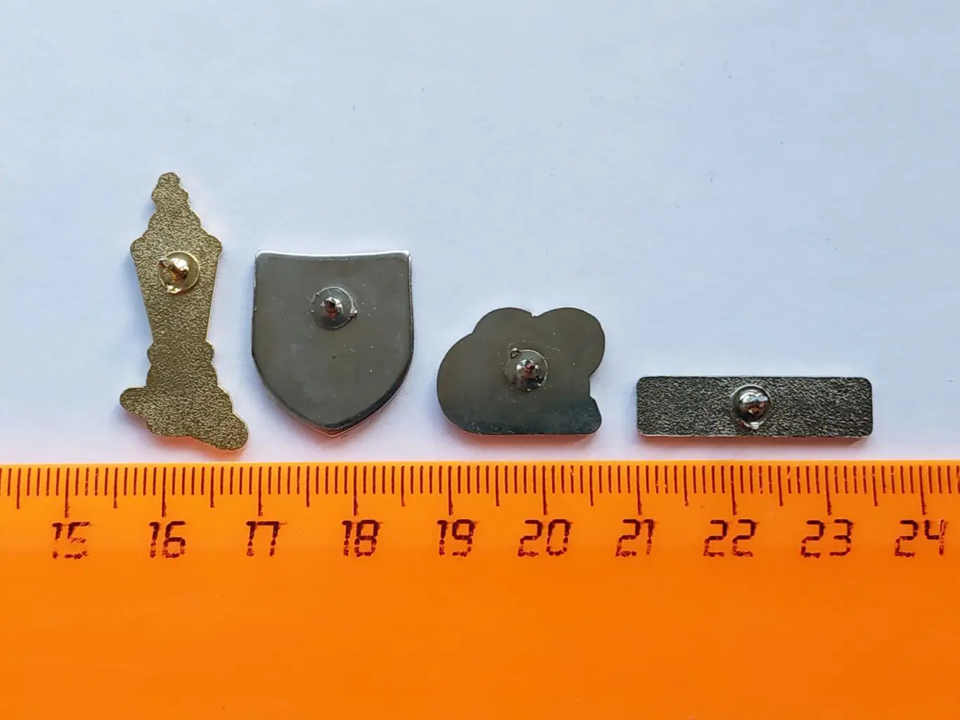 Лот 4 значка ФК Зенит. 2