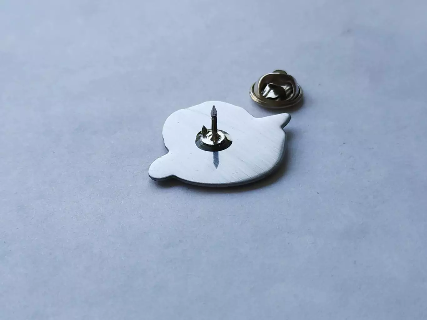 Значок талисман ХК Сибирь снеговик 2