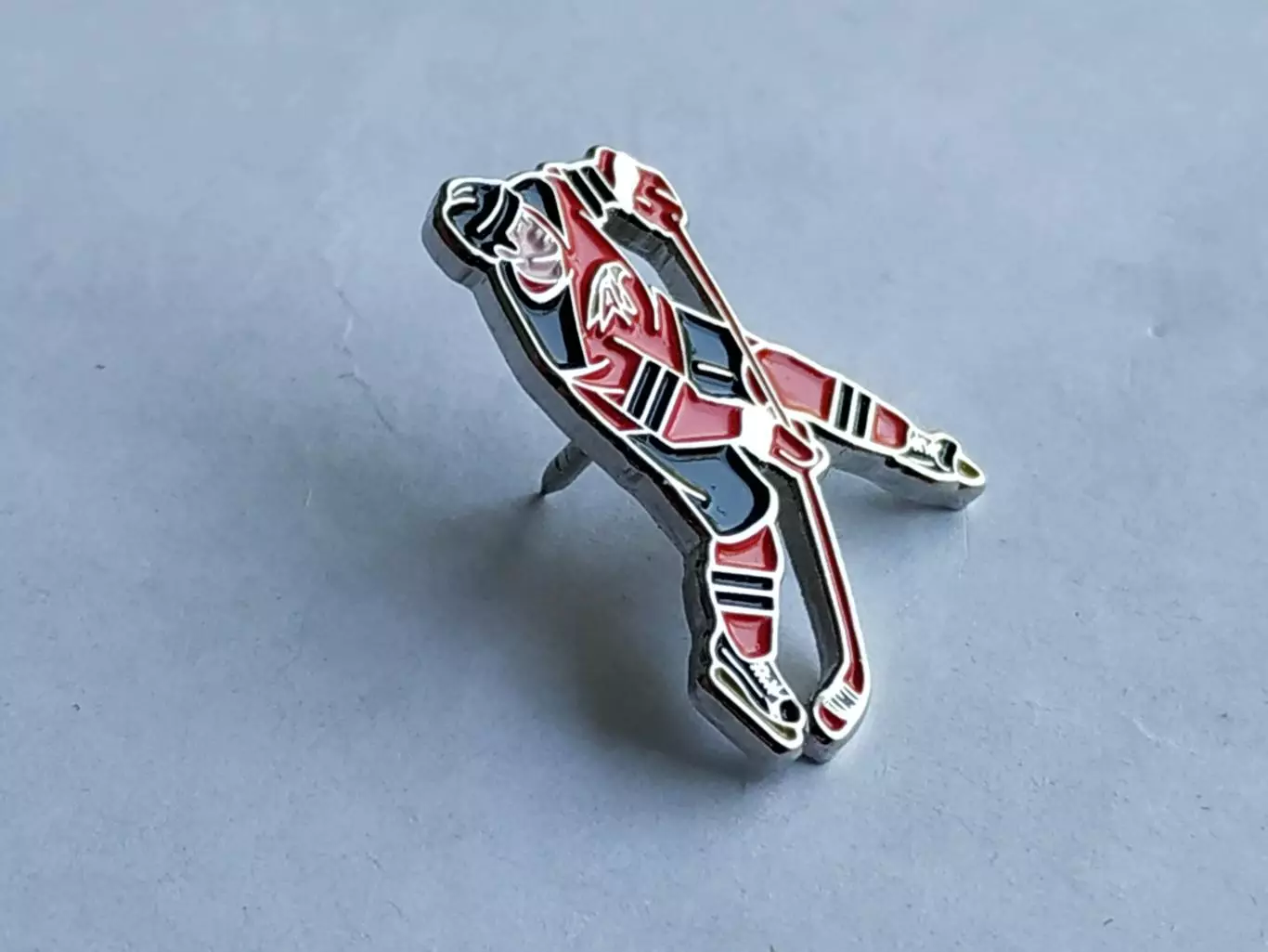 Значок хоккеист ХК Авангард 2